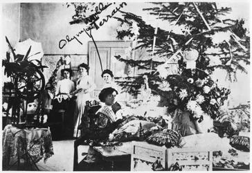 Olympe Terrain, Colettes Lehrerin in St. Sauveur en Puisaye, Ende des 19. Jahrhunderts